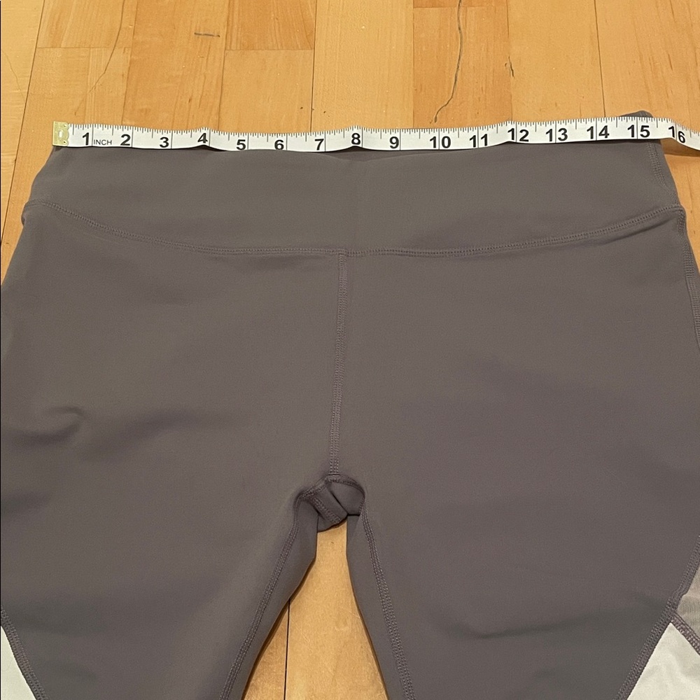 NWOT Fabletics Mid-Rise Mesh Powerhold Legging - Picture 5 of 9